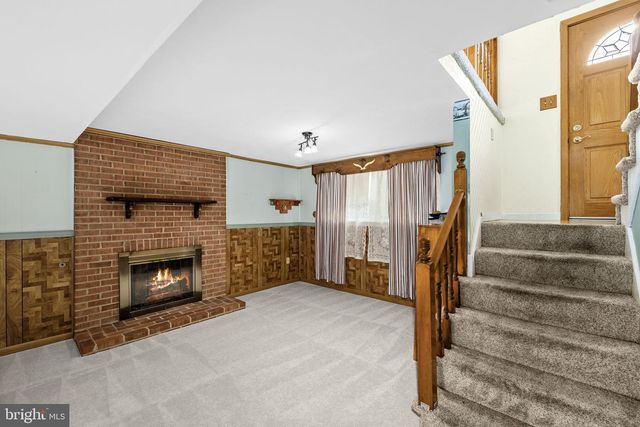 5236 MIDWAY CT, Woodbridge, VA 22193