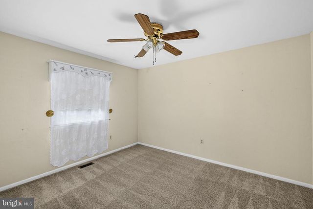 5236 MIDWAY CT, Woodbridge, VA 22193