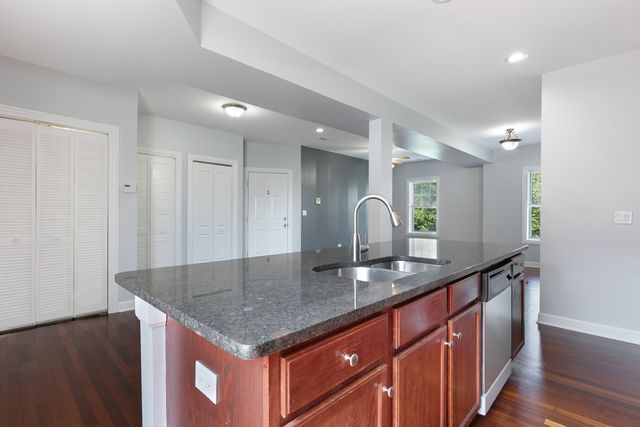 7363 N ASHLAND Boulevard 2, Chicago, IL 60626