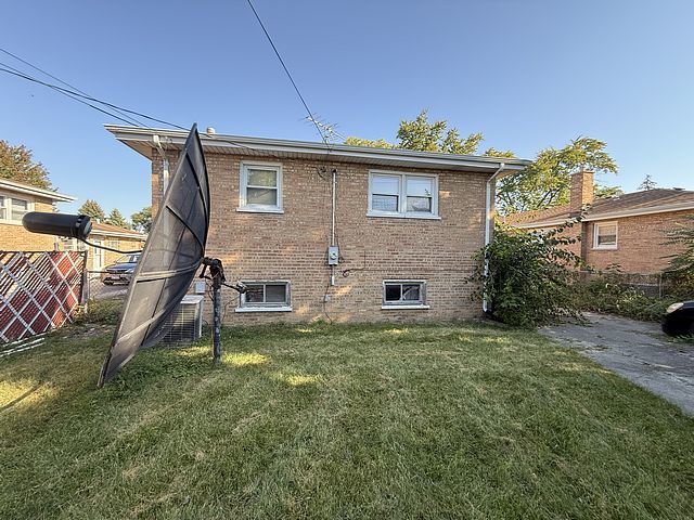 6127 W 79th Place, Burbank, IL 60459