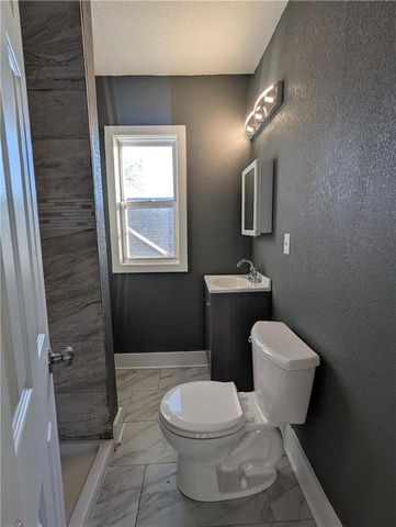 3337 Flora Avenue, Kansas City, MO 64109