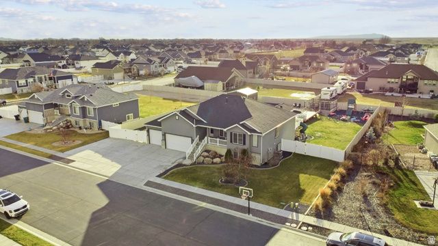 3561 S 5160 W, Hooper, UT 84315