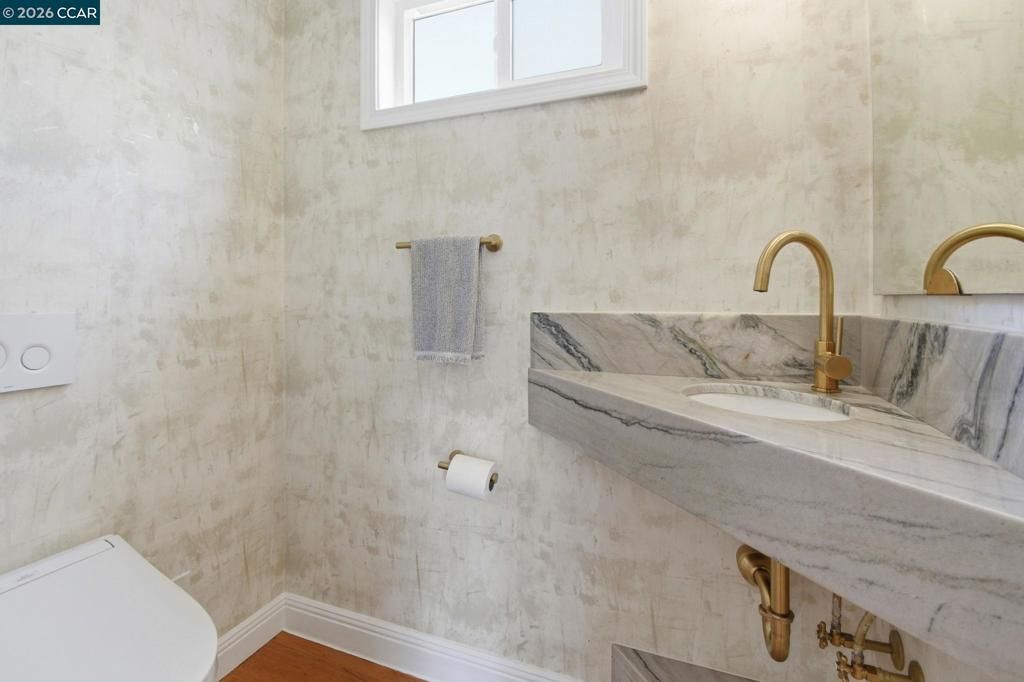 Image 13 of property listing at 1056 El Centro Ave, Oakland, CA 94602
