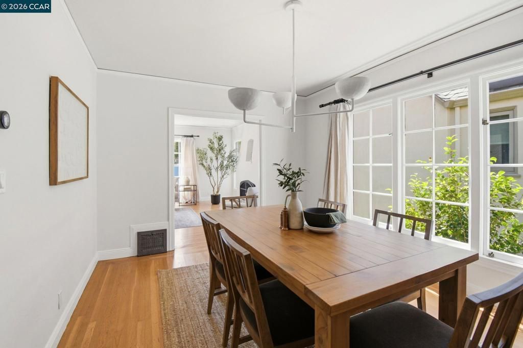 Image 16 of property listing at 1056 El Centro Ave, Oakland, CA 94602