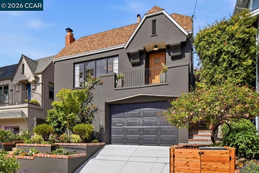 Image 2 of property listing at 1056 El Centro Ave, Oakland, CA 94602