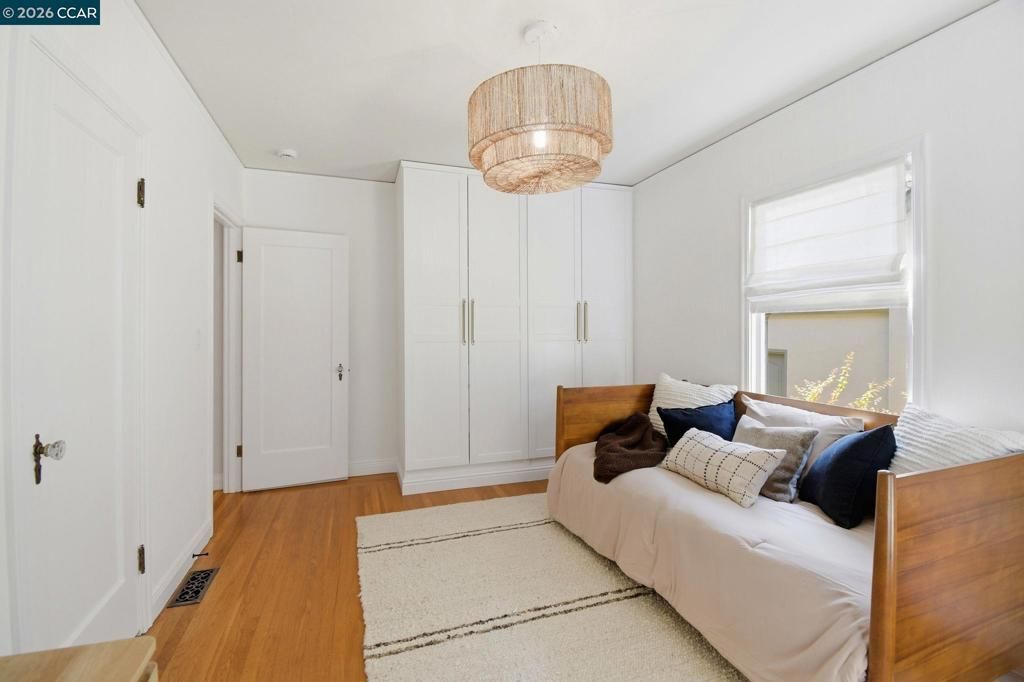 Image 21 of property listing at 1056 El Centro Ave, Oakland, CA 94602