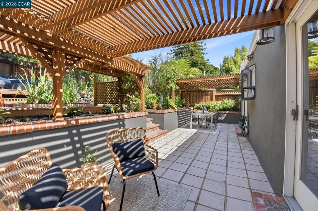 Image 28 of property listing at 1056 El Centro Ave, Oakland, CA 94602