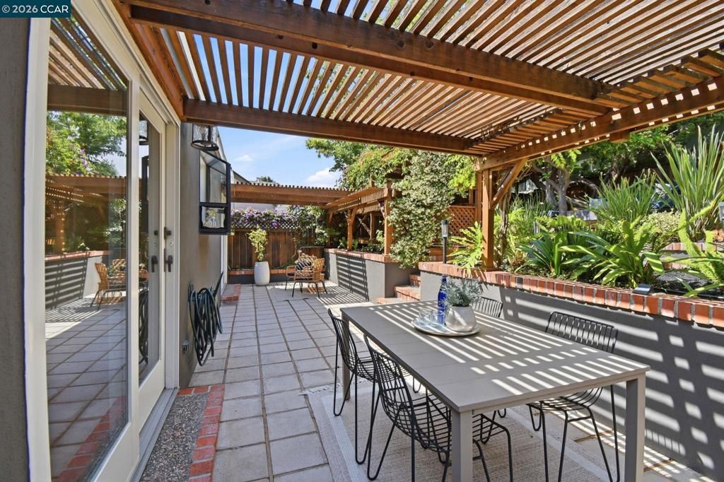 Image 29 of property listing at 1056 El Centro Ave, Oakland, CA 94602