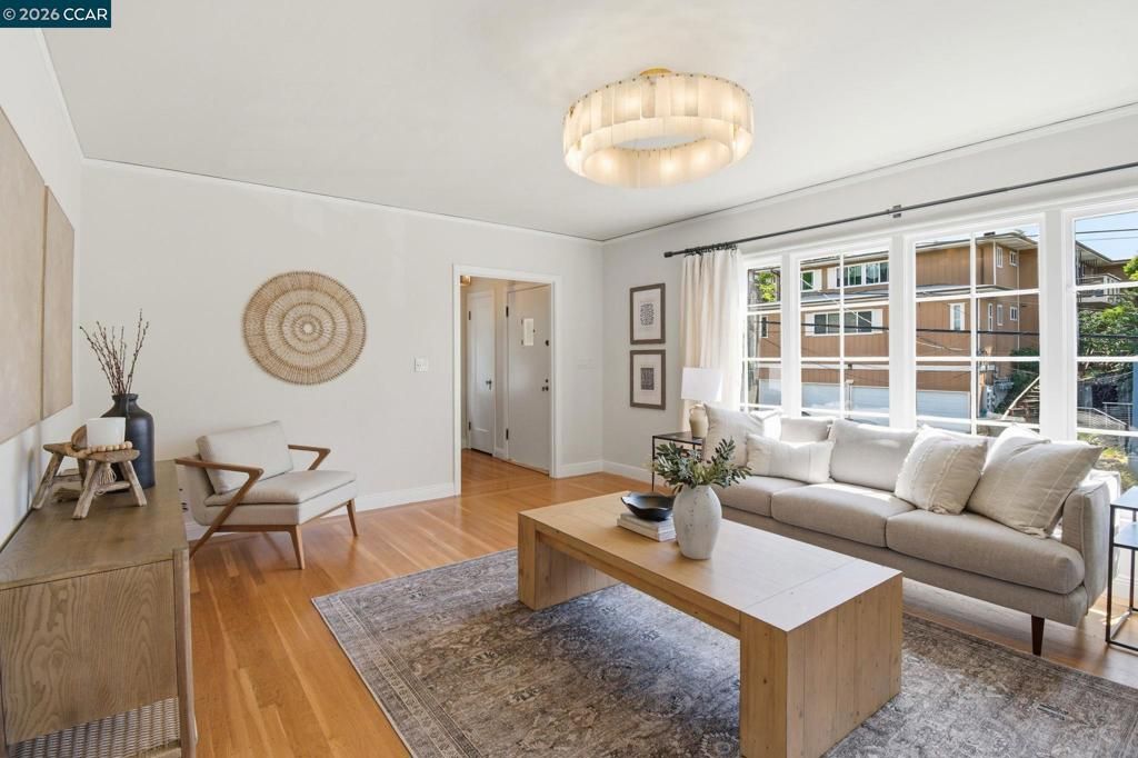 Image 5 of property listing at 1056 El Centro Ave, Oakland, CA 94602