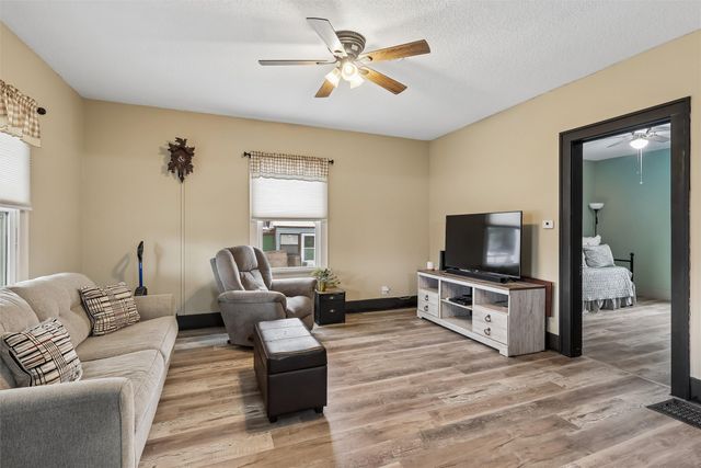 117 E North Street, Winterset, IA 50273