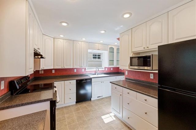 627 W 70 Street, Kansas City, MO 64113