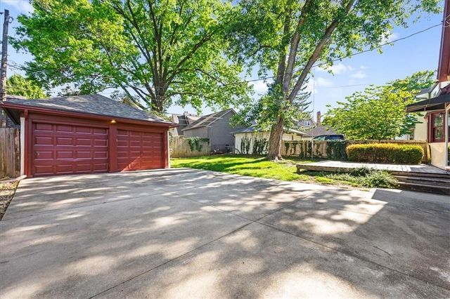 627 W 70 Street, Kansas City, MO 64113