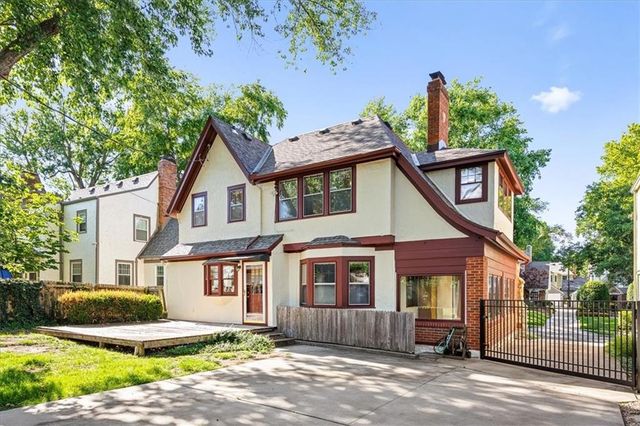 627 W 70 Street, Kansas City, MO 64113