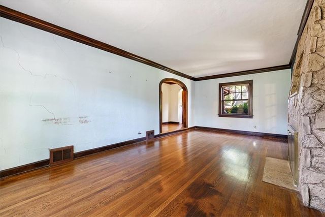627 W 70 Street, Kansas City, MO 64113