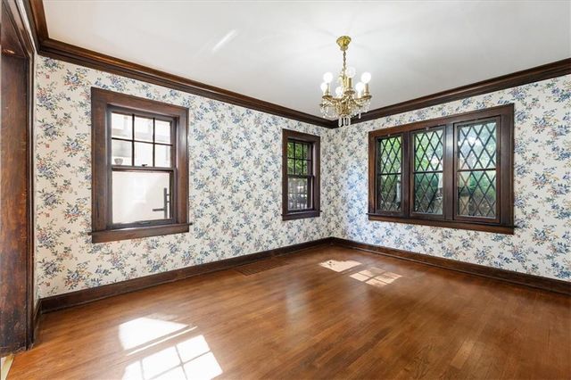 627 W 70 Street, Kansas City, MO 64113