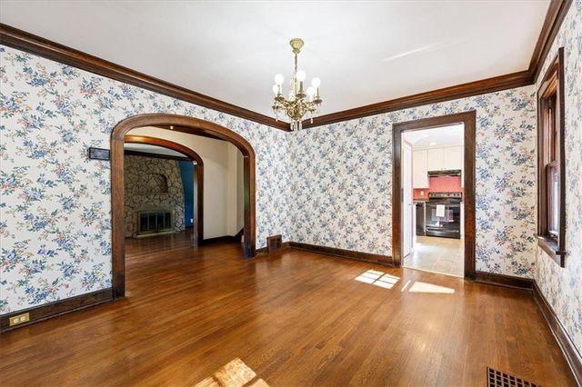 627 W 70 Street, Kansas City, MO 64113