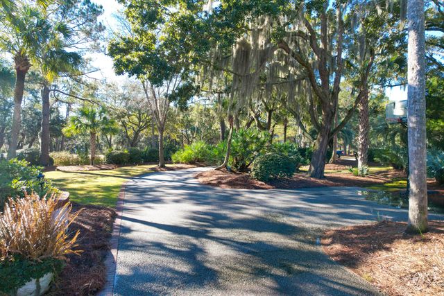 1563 Headquarters Plantation Drive, Johns Island, SC 29455