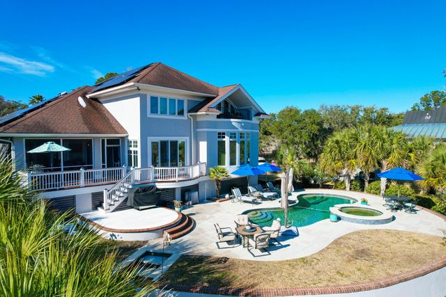 1563 Headquarters Plantation Drive, Johns Island, SC 29455