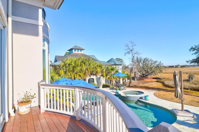 1563 Headquarters Plantation Drive, Johns Island, SC 29455