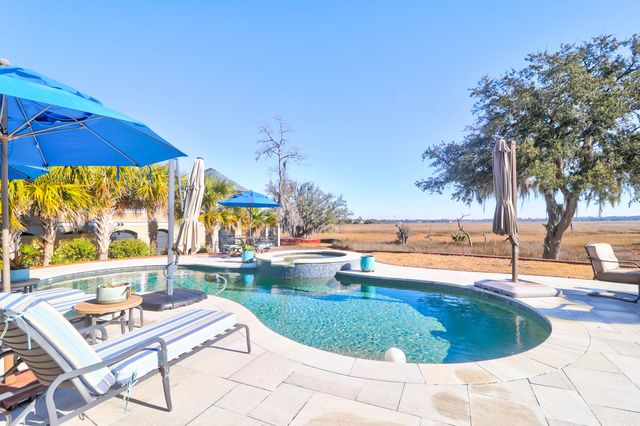 1563 Headquarters Plantation Drive, Johns Island, SC 29455