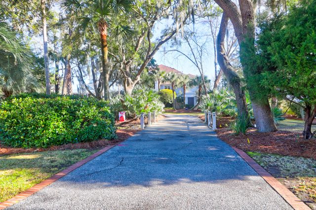 1563 Headquarters Plantation Drive, Johns Island, SC 29455