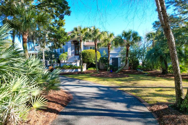 1563 Headquarters Plantation Drive, Johns Island, SC 29455