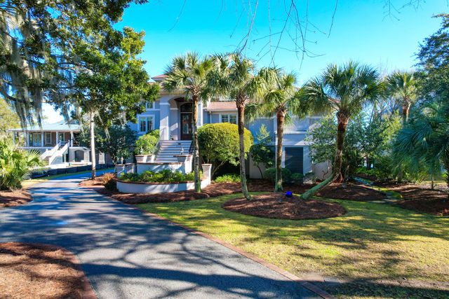 1563 Headquarters Plantation Drive, Johns Island, SC 29455