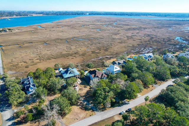 1563 Headquarters Plantation Drive, Johns Island, SC 29455