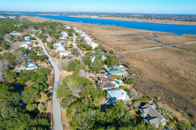1563 Headquarters Plantation Drive, Johns Island, SC 29455