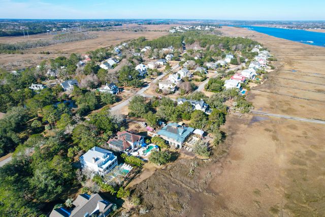 1563 Headquarters Plantation Drive, Johns Island, SC 29455