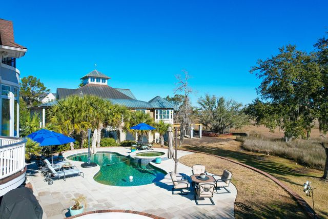 1563 Headquarters Plantation Drive, Johns Island, SC 29455