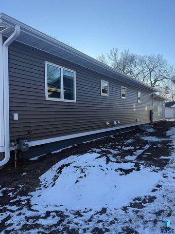 2400 W Bailey St Street, Sioux Falls, SD 57104