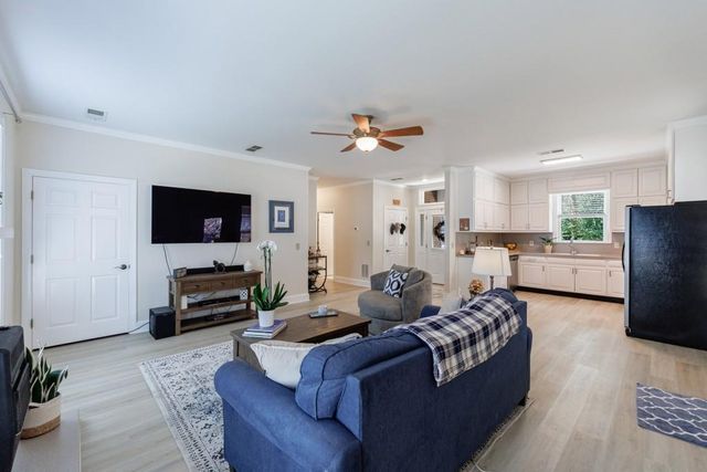 390 Alpine Drive, Roswell, GA 30075