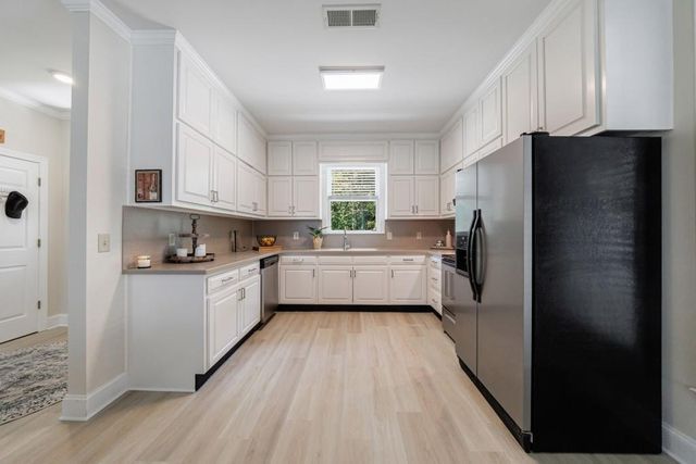 390 Alpine Drive, Roswell, GA 30075