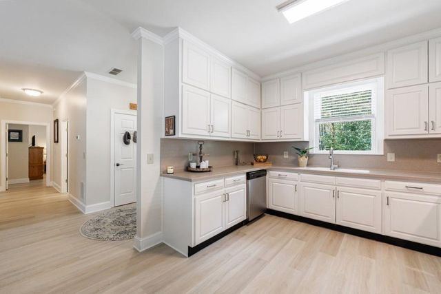 390 Alpine Drive, Roswell, GA 30075