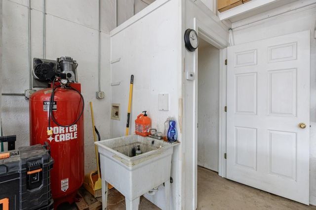 390 Alpine Drive, Roswell, GA 30075