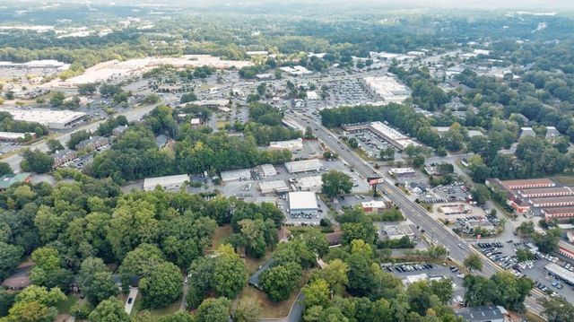 390 Alpine Drive, Roswell, GA 30075