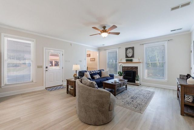 390 Alpine Drive, Roswell, GA 30075