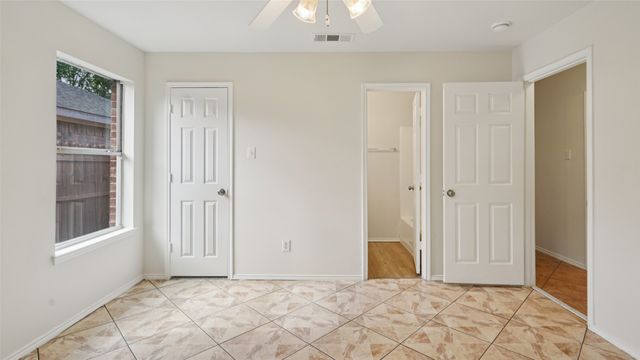 9735 Stonewood Drive, Dallas, TX 75227
