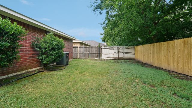 9735 Stonewood Drive, Dallas, TX 75227
