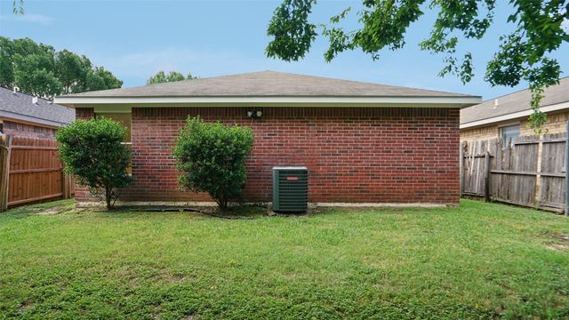 9735 Stonewood Drive, Dallas, TX 75227