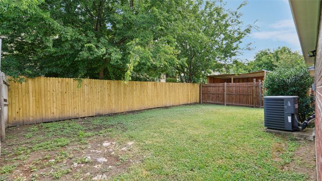 9735 Stonewood Drive, Dallas, TX 75227