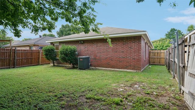 9735 Stonewood Drive, Dallas, TX 75227