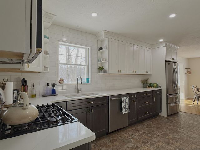 54 Campbello Street, Hudson, NH 03051