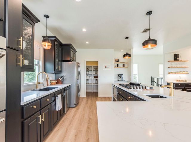 22401 Briarview DR, Spicewood, TX 78669