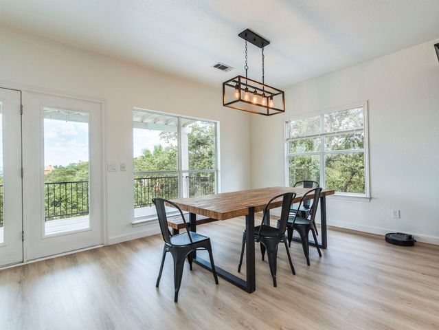 22401 Briarview DR, Spicewood, TX 78669