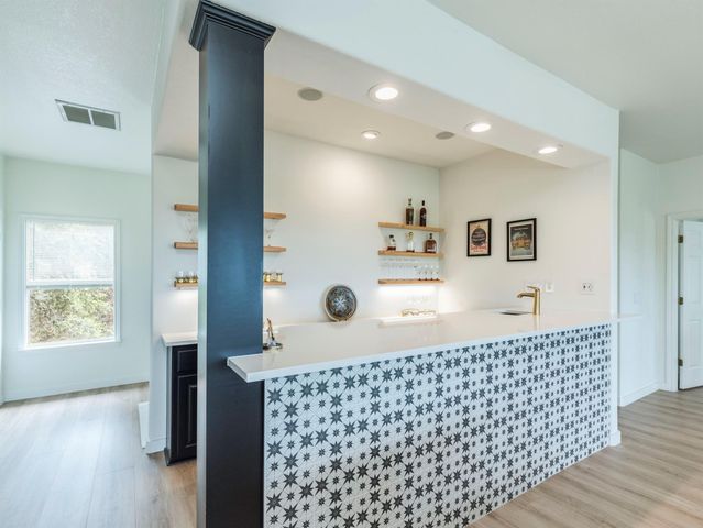 22401 Briarview DR, Spicewood, TX 78669