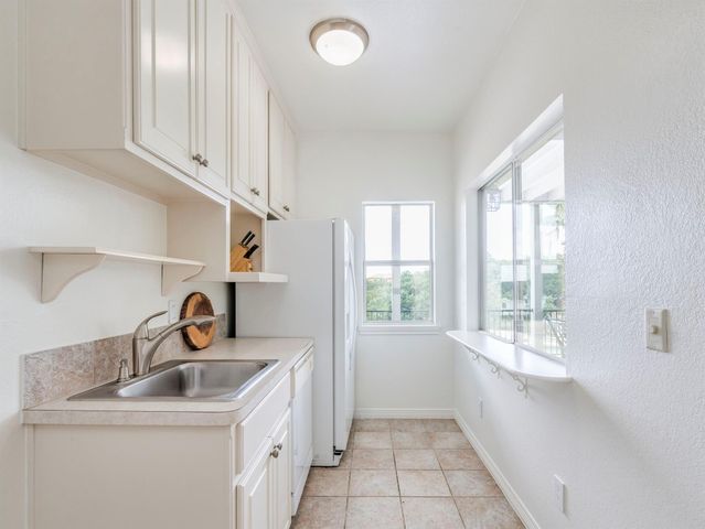 22401 Briarview DR, Spicewood, TX 78669