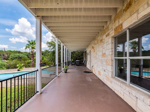 22401 Briarview DR, Spicewood, TX 78669