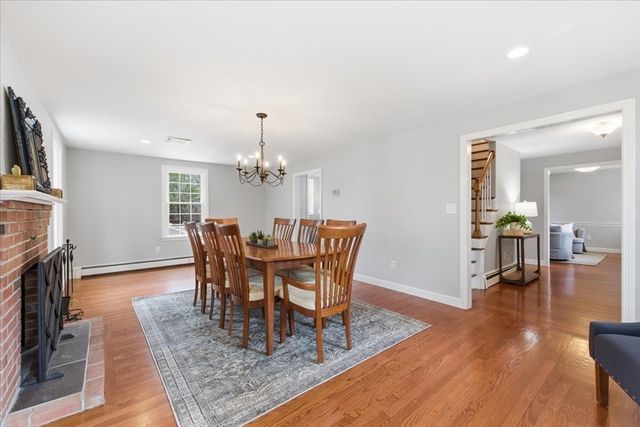 32 Snyder Rd, Medfield, MA 02052